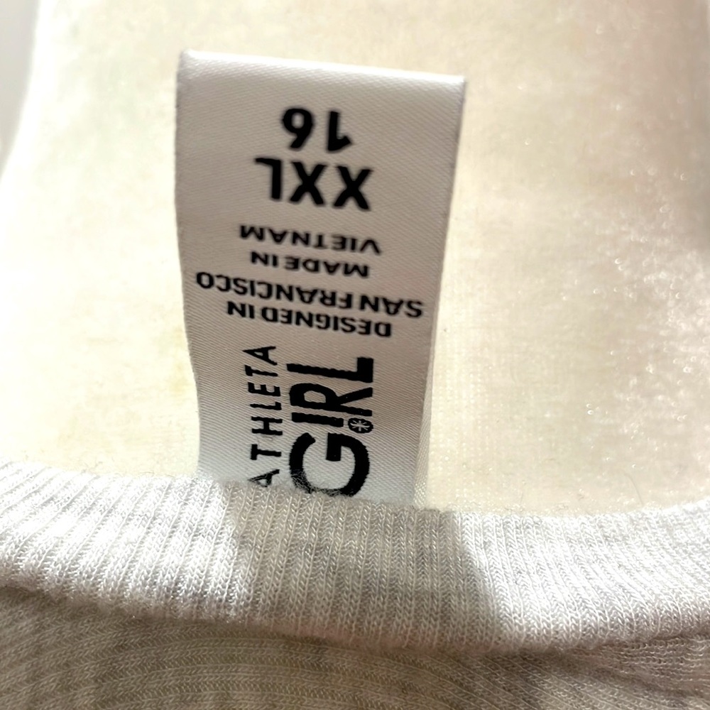 NWOT Athleta Girl Stretch Flow Top with Thumbholes - Picture 6 of 8